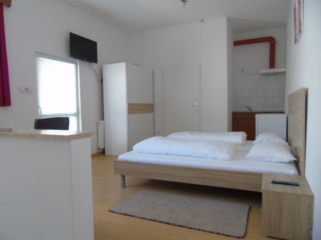 Cafe 168 Bed & Breakfast Vienna Room photo