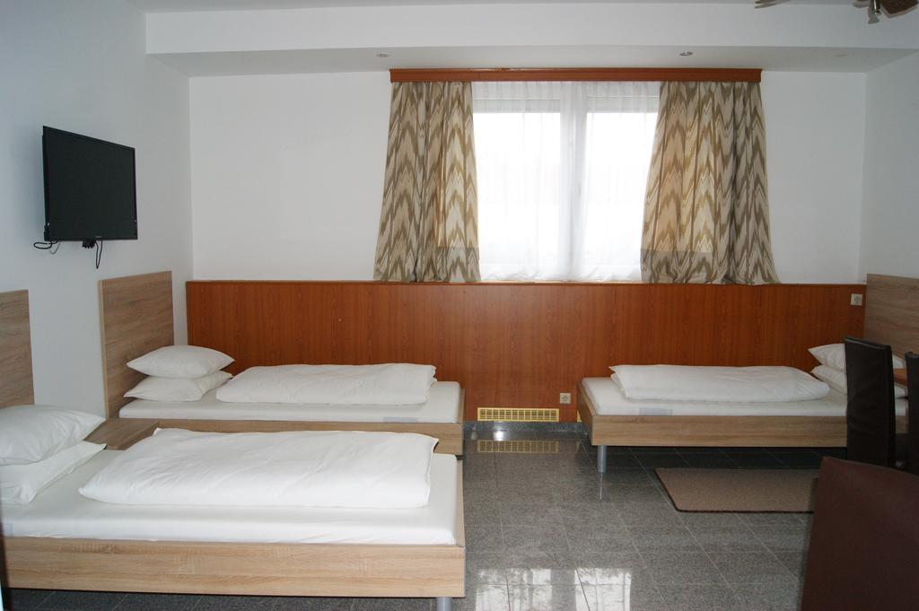 Cafe 168 Bed & Breakfast Vienna Room photo