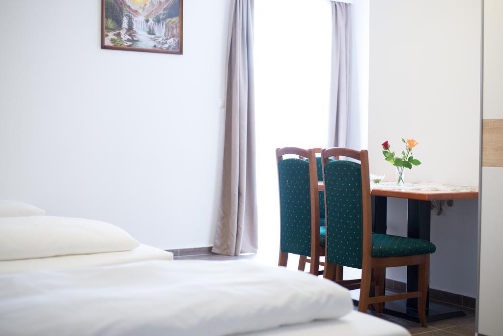 Cafe 168 Bed & Breakfast Vienna Room photo